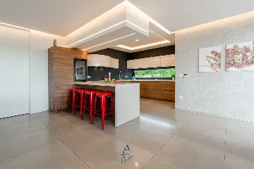 5-Bedroom Villa in Višnjan (Sleeps up to 12)