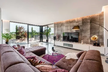 5-Bedroom Villa in Višnjan (Sleeps up to 12)