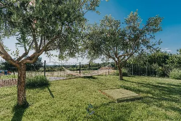 5-Bedroom Villa in Višnjan (Sleeps up to 12)