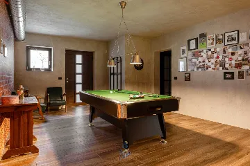 5-Bedroom Villa in Višnjan (Sleeps up to 12)