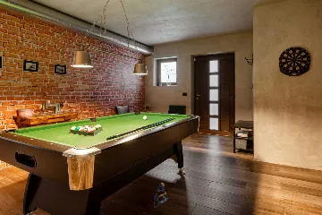 5-Bedroom Villa in Višnjan (Sleeps up to 12)