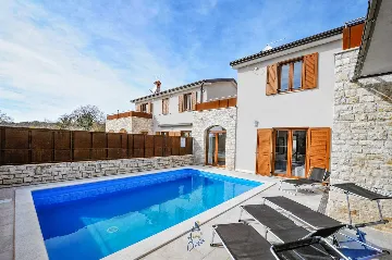 3-Bedroom Villa with Private Pool in Novigrad