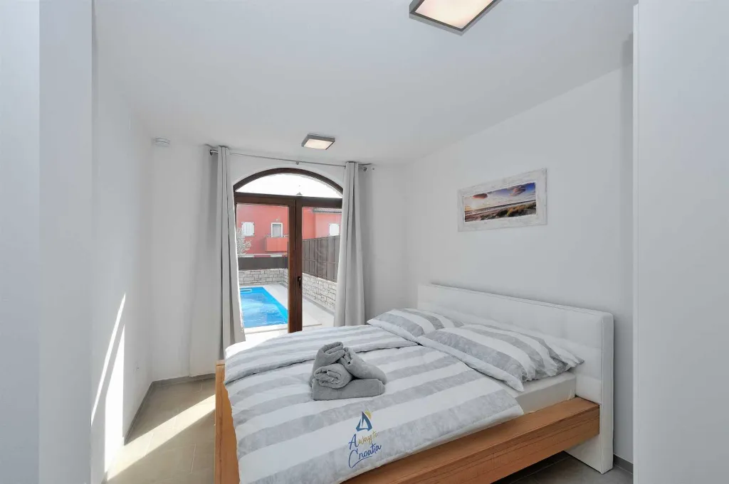 3-Bedroom Villa with Private Pool in Novigrad