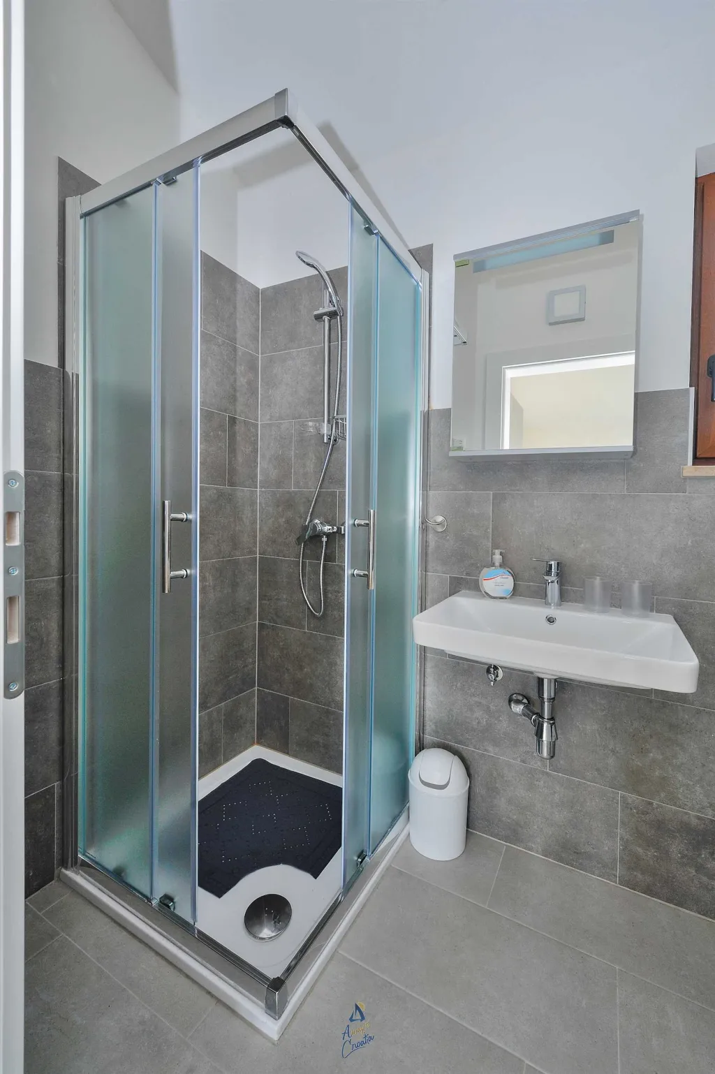 3-Bedroom Villa with Private Pool in Novigrad
