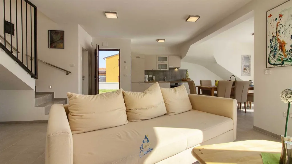3-Bedroom Villa with Private Pool in Novigrad