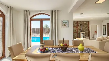 3-Bedroom Villa with Private Pool in Novigrad
