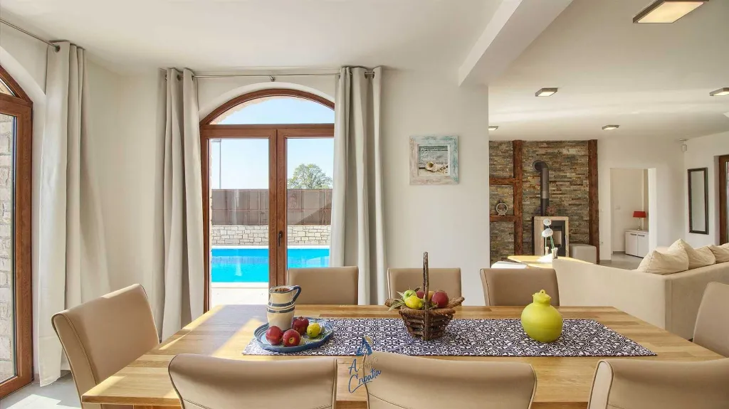 3-Bedroom Villa with Private Pool in Novigrad