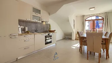 3-Bedroom Villa with Private Pool in Novigrad