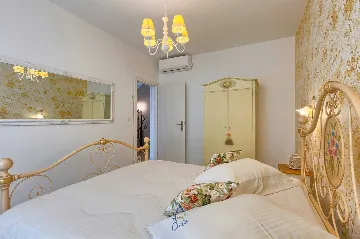 Buzet Villa for 14 Guests with Private Pools