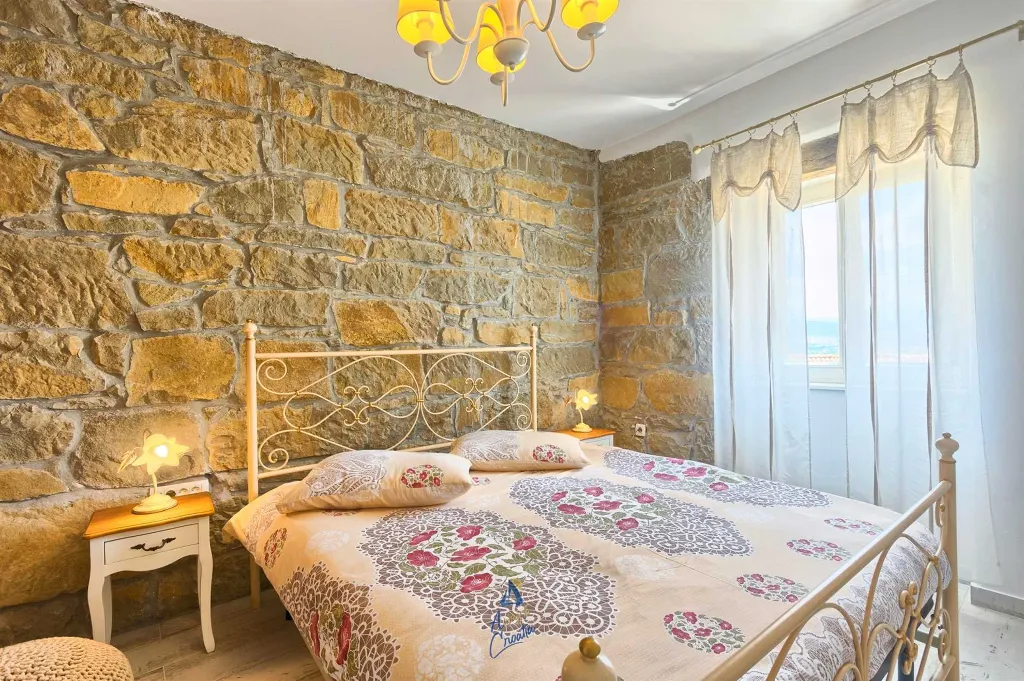 Buzet Villa for 14 Guests with Private Pools