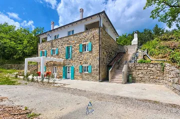 Buzet Villa for 14 Guests with Private Pools