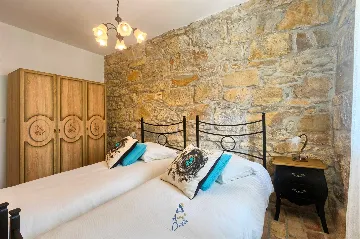 Buzet Villa for 14 Guests with Private Pools