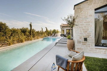 Tar Villa for 6 Guests with Heated Pool