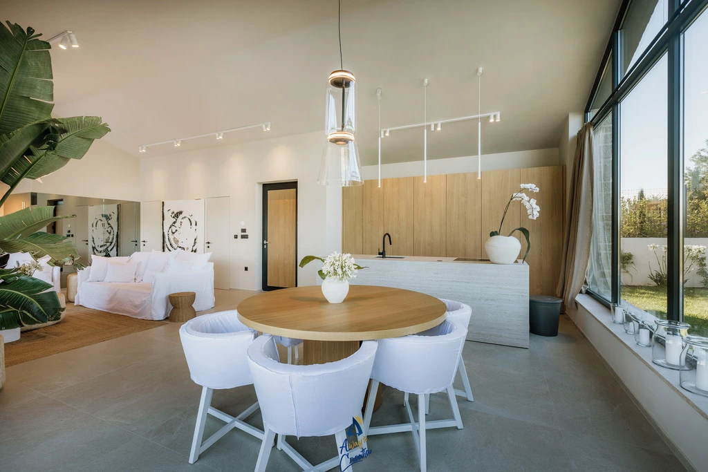 Tar Villa for 6 Guests with Heated Pool