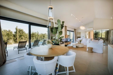 Tar Villa for 6 Guests with Heated Pool