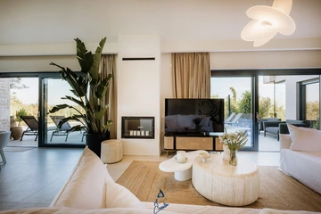 Tar Villa for 6 Guests with Heated Pool