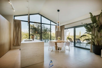 Tar Villa for 6 Guests with Heated Pool