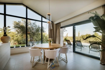 Tar Villa for 6 Guests with Heated Pool