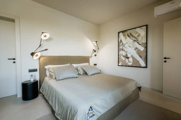 Tar Villa for 6 Guests with Heated Pool