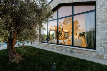 Tar Villa for 6 Guests with Heated Pool