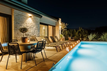 Tar Villa for 6 Guests with Heated Pool