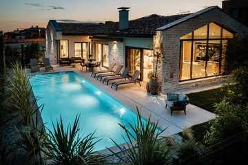 Tar Villa for 6 Guests with Heated Pool