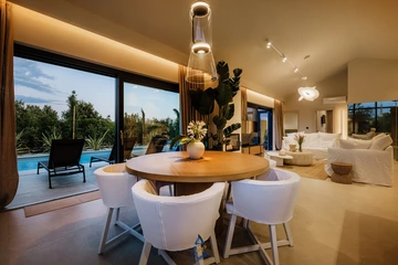 Tar Villa for 6 Guests with Heated Pool