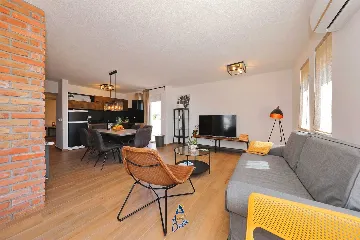 6-Bedroom Villa with Private Pool in Seline