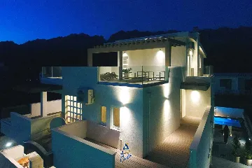 6-Bedroom Villa with Private Pool in Seline