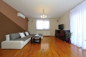 Novigrad Villa with Hydro Massage Pool for 8