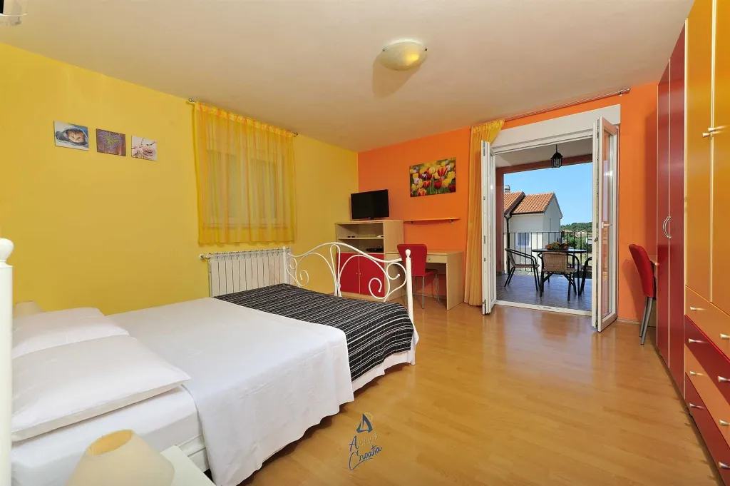 Novigrad Villa with Hydro Massage Pool for 8