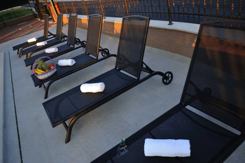 Novigrad Villa with Hydro Massage Pool for 8