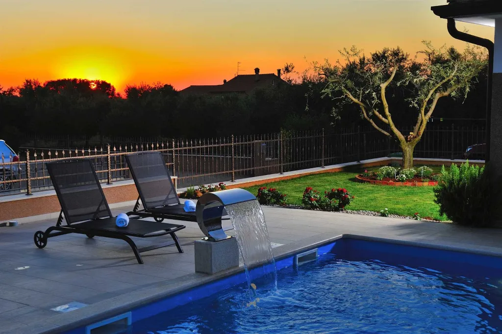 Novigrad Villa with Hydro Massage Pool for 8