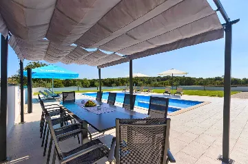 Modern 6-Bedroom Villa in Pula for Up to 14