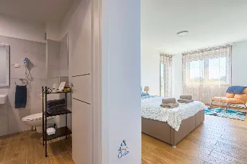 Modern 6-Bedroom Villa in Pula for Up to 14