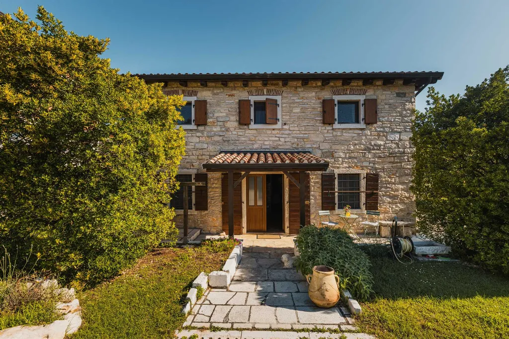 Pool Villa for 6 Guests in Buje, Croatia
