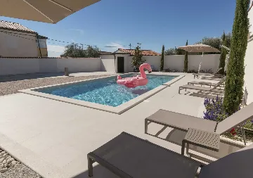 Valica 5-Bedroom Villa for Up to 11 Guests