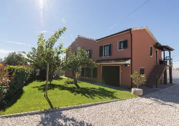 Valica 5-Bedroom Villa for Up to 11 Guests