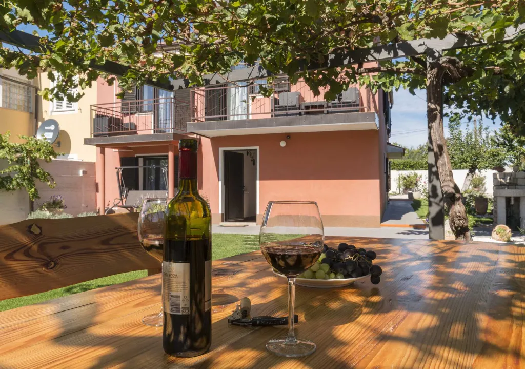 Valica 5-Bedroom Villa for Up to 11 Guests