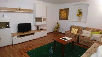 Valica 5-Bedroom Villa for Up to 11 Guests