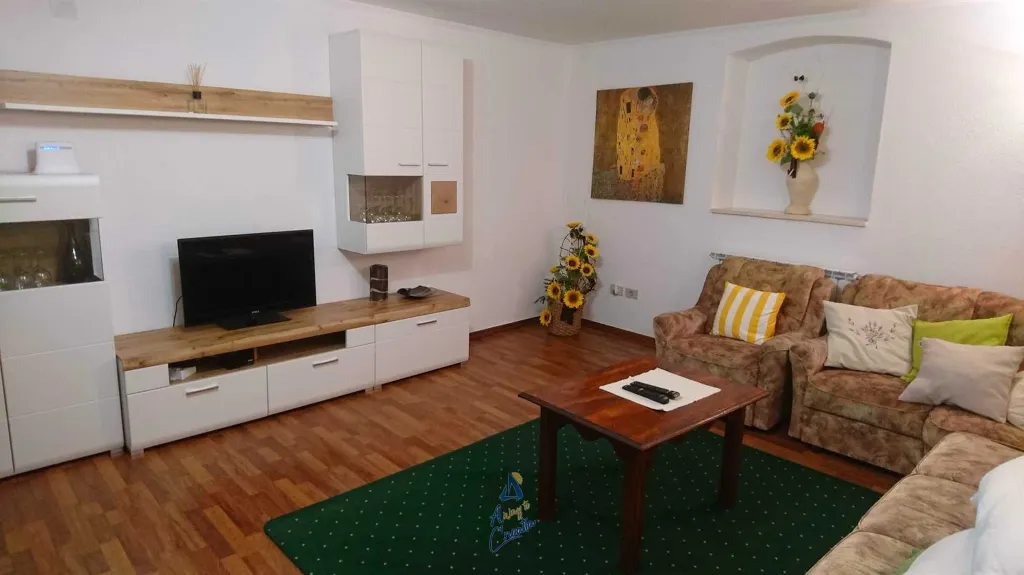 Valica 5-Bedroom Villa for Up to 11 Guests