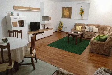 Valica 5-Bedroom Villa for Up to 11 Guests