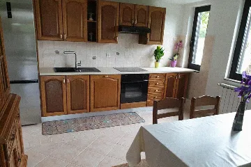 Valica 5-Bedroom Villa for Up to 11 Guests