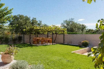 Valica 5-Bedroom Villa for Up to 11 Guests