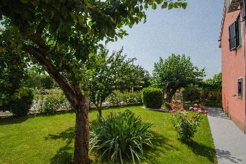 Valica 5-Bedroom Villa for Up to 11 Guests