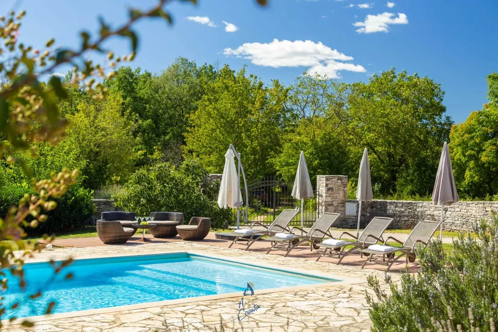 Grožnjan Villa for 8 with Private Pool and Playground