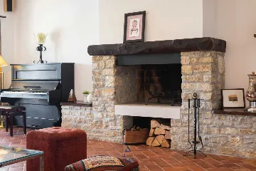 Grožnjan Villa for 8 with Private Pool and Playground