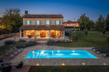 Grožnjan Villa for 8 with Private Pool and Playground
