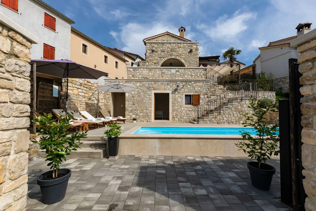 3-Bedroom Villa in Pazin for Up to 8 Guests