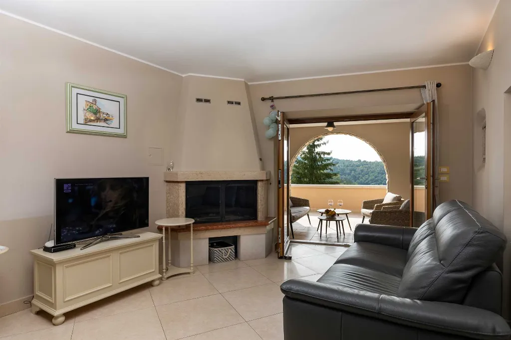 3-Bedroom Villa in Pazin for Up to 8 Guests